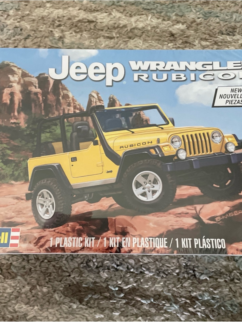 Revell 1:25 Jeep Wrangler Rubicon Plastic Model Kit 85-4501 Factory Sealed
